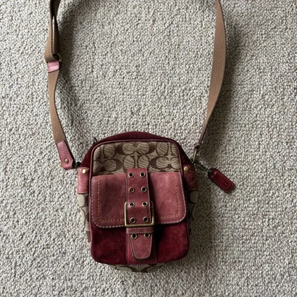 Coach Soho Crossbody Burgundy Suede Classic C Y2K Bag Hang Tag RARE Vintage - Picture 2 of 14